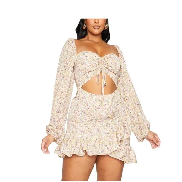 Pretty little thing Plus Pin Floral Cut Out Puff Sleeves Dress US Size 24 - Picture 1 of 10